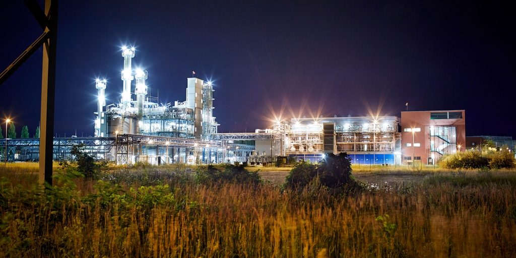 Chemical plant by night Chemical plant by night